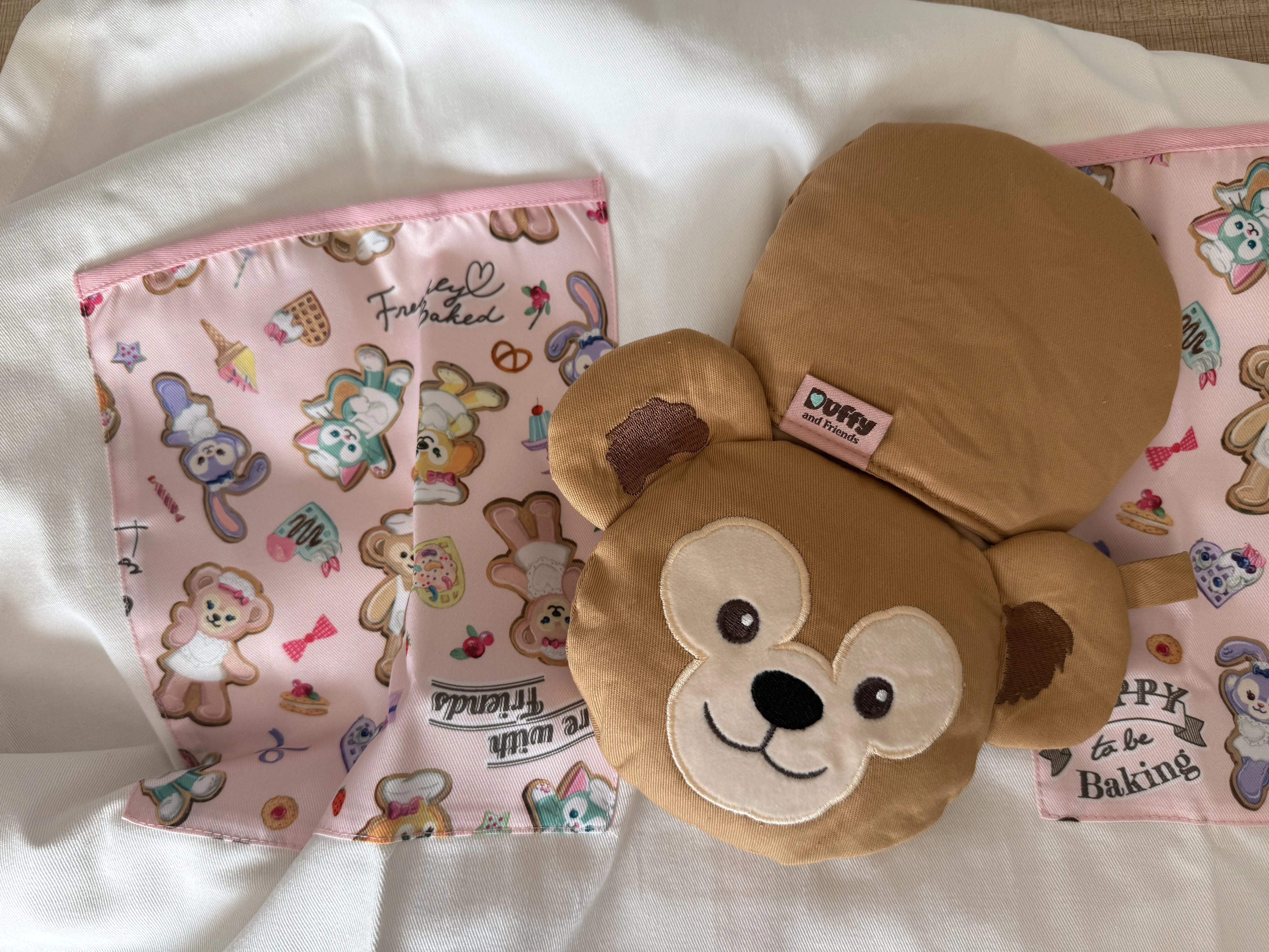 duffy friends heartwarming days apron set 2