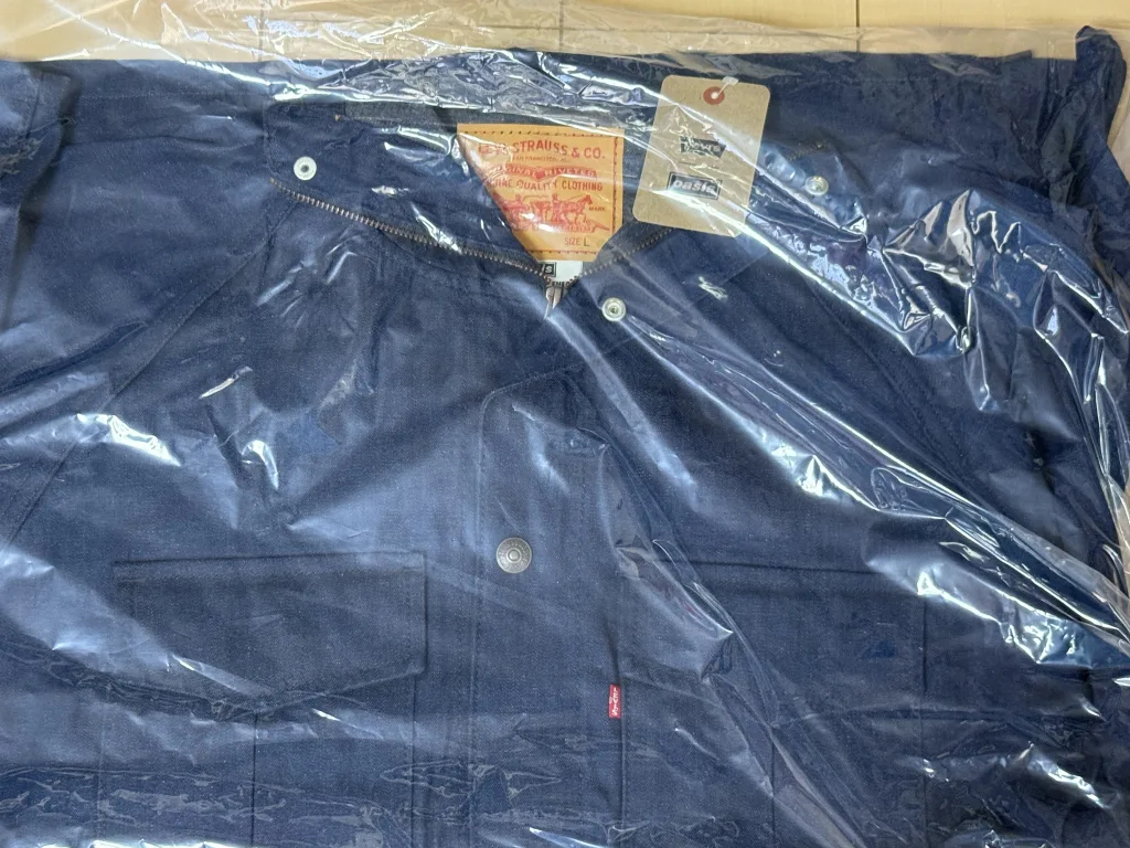 Levi's Oasis パーカ 先行発売